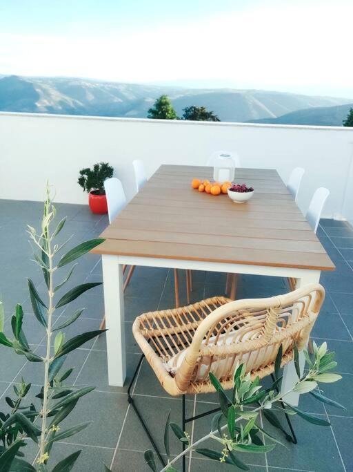 Douro Valley Terrace Apartments Armamar Exterior photo